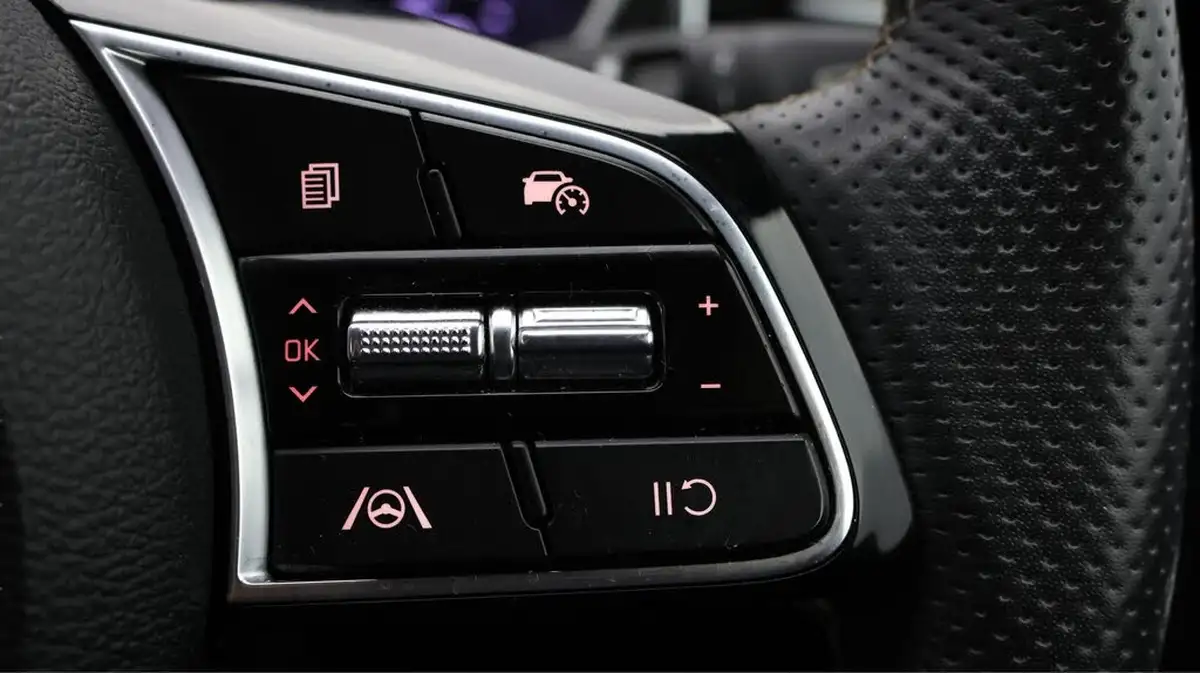 2022-kia-ceed-15-t-gdi-gt-line-big-24