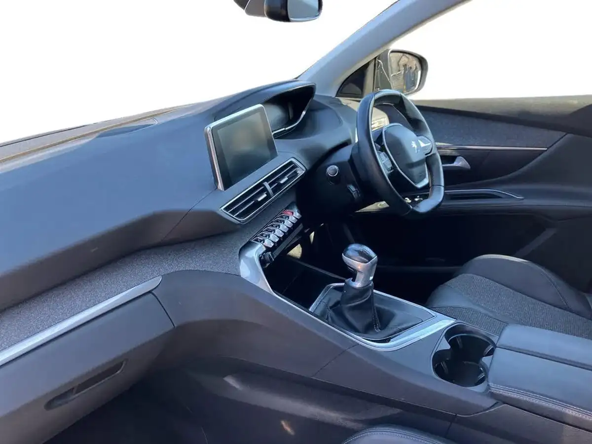 2020-peugeot-5008-suv-12-puretech-allure-big-6