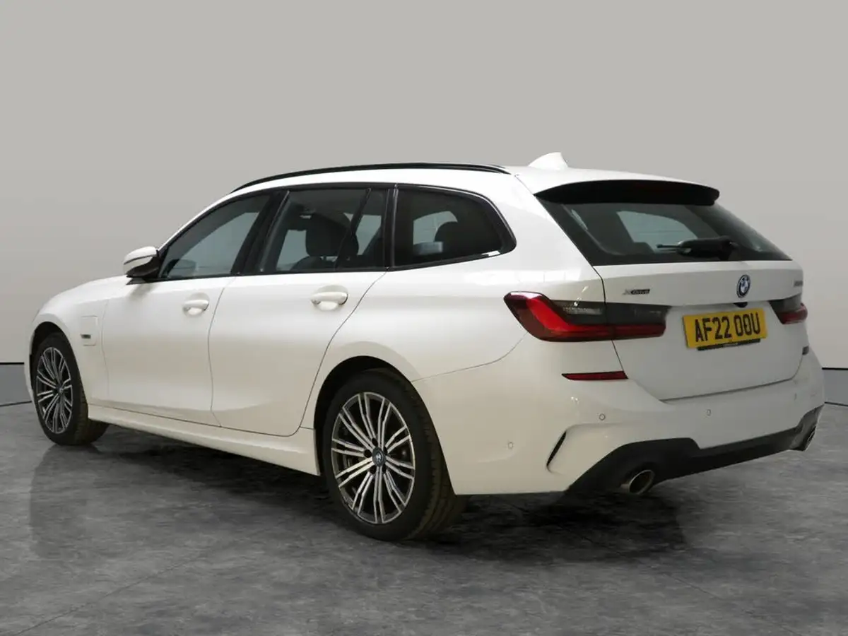 2022-bmw-3-series-20-330e-xdrive-m-sport-touring-5d-big-13