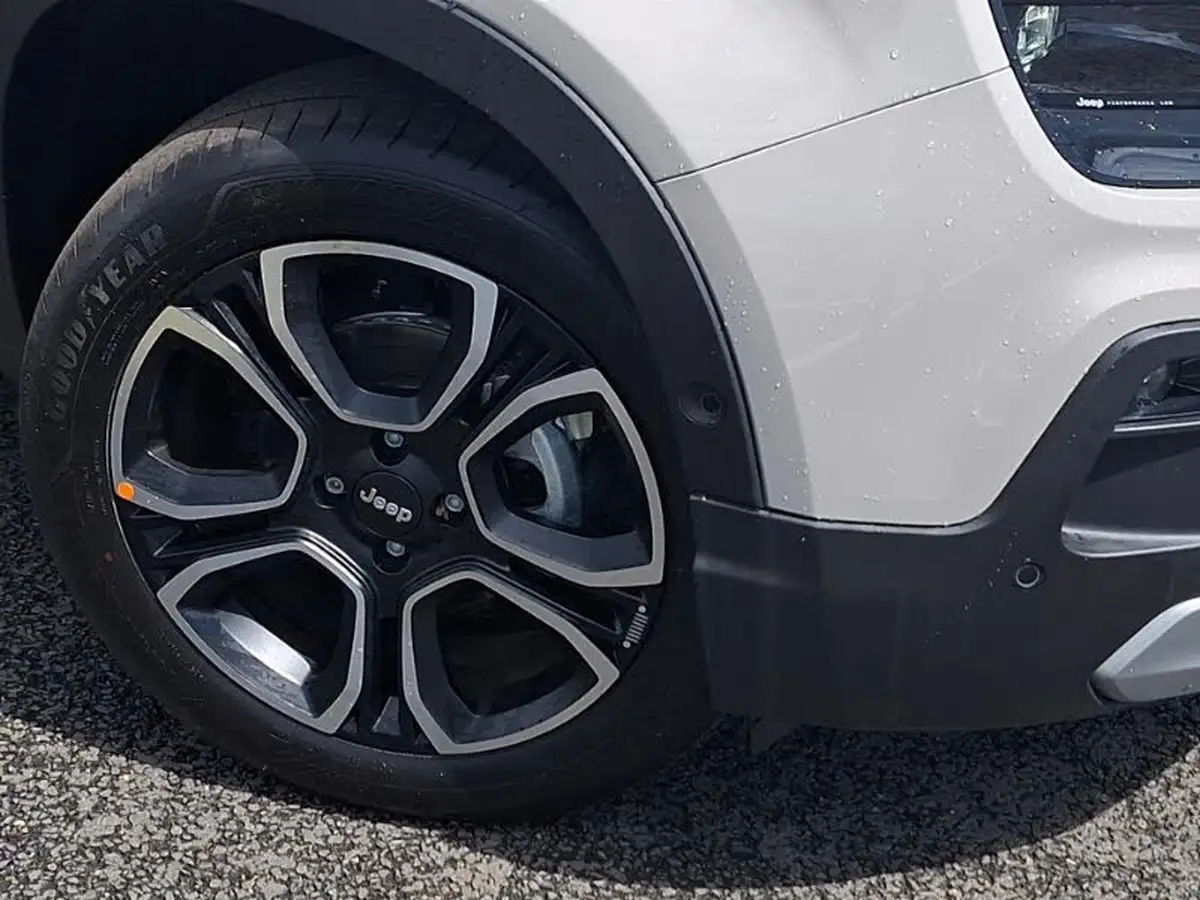 2025-jeep-avenger-12-gse-summit-big-8