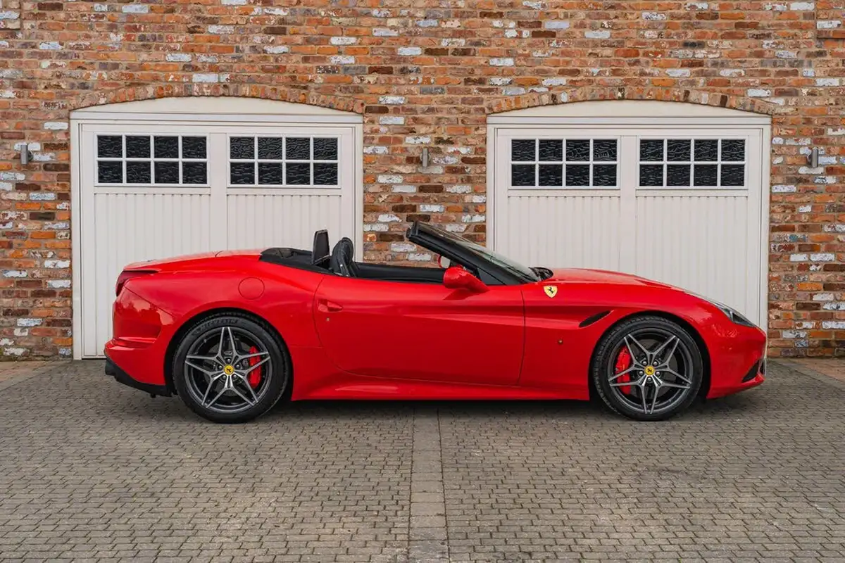 2015-ferrari-california-39-t-big-27