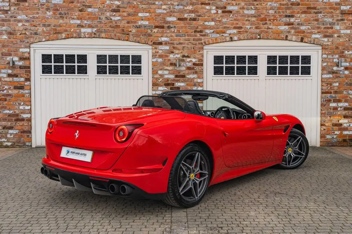 2015-ferrari-california-39-t-big-3