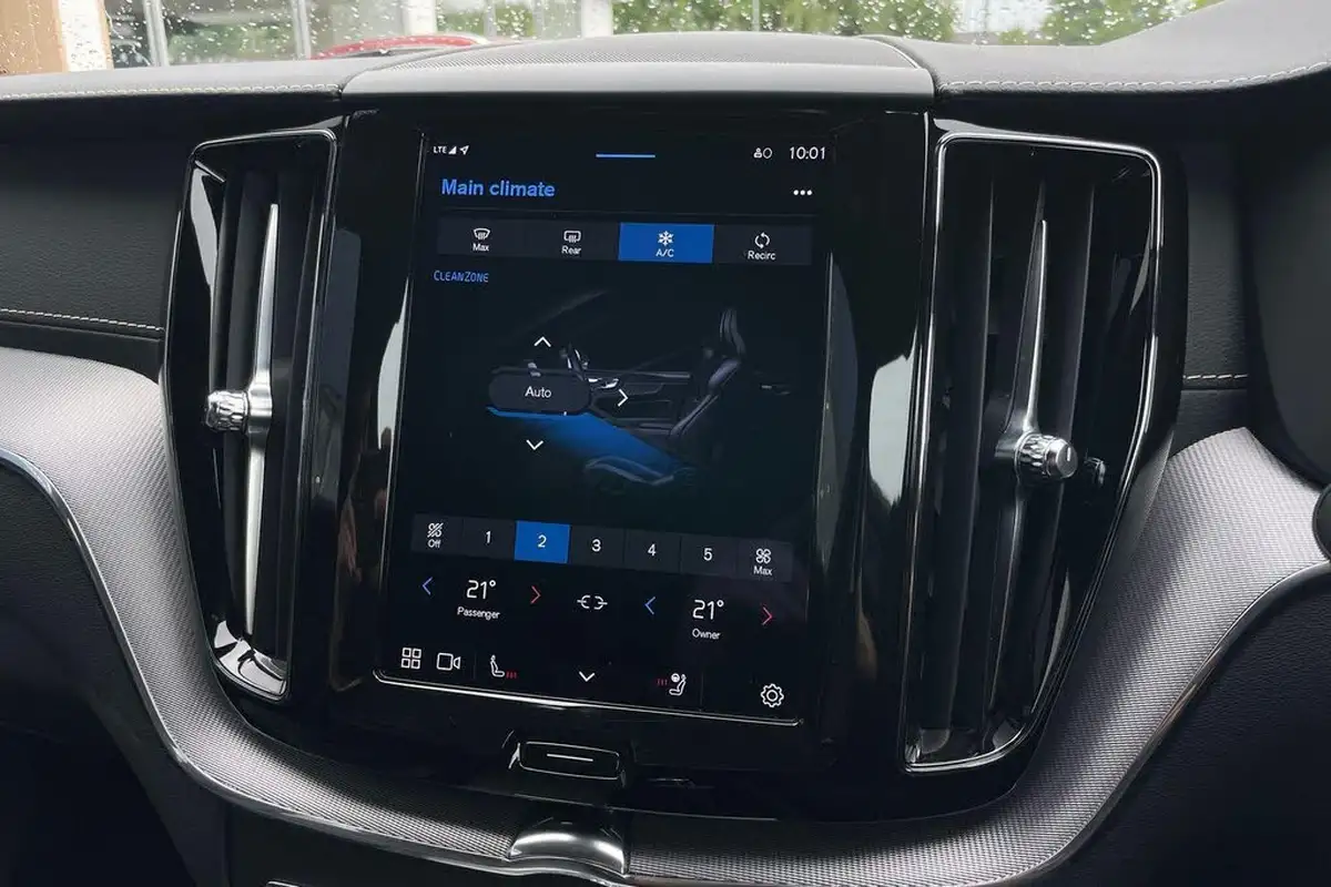 2021-volvo-xc60-20-b5-r-design-pro-awd-big-37