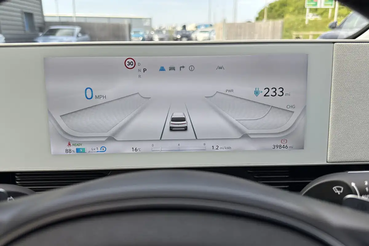 2022-hyundai-ioniq-5-e-premium-217ps-73kwh-rwd-big-13
