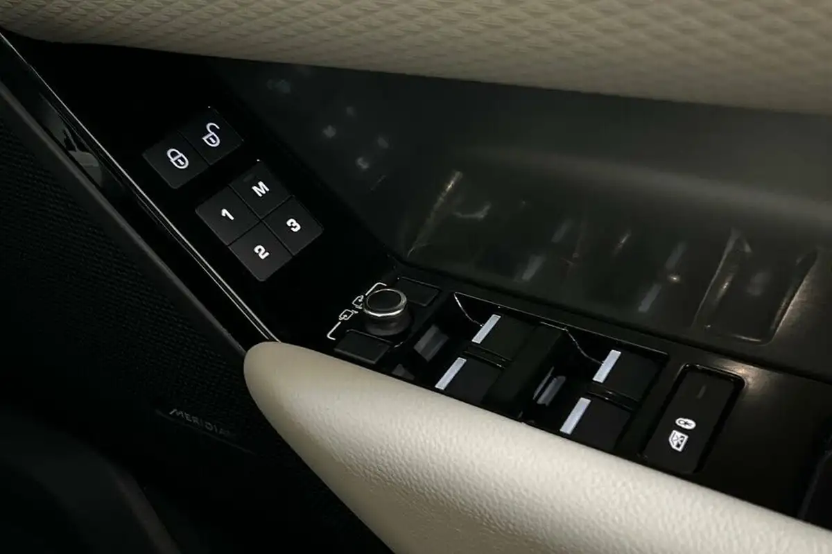 2019-land-rover-range-rover-velar-20-p250-s-big-39
