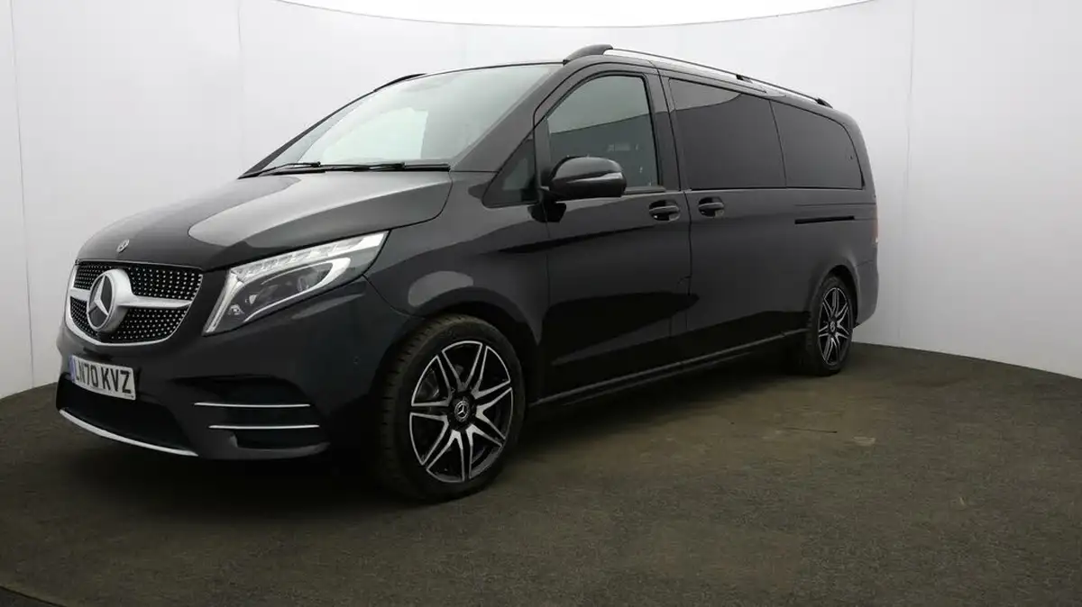 2020-mercedes-benz-v-class-20d-v300d-amg-line-extra-long-big-40