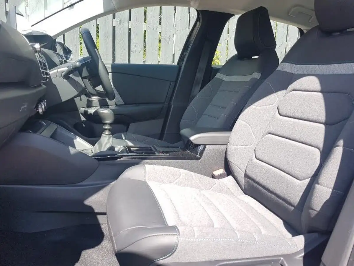2023-citroen-c4-12-puretech-sense-big-4
