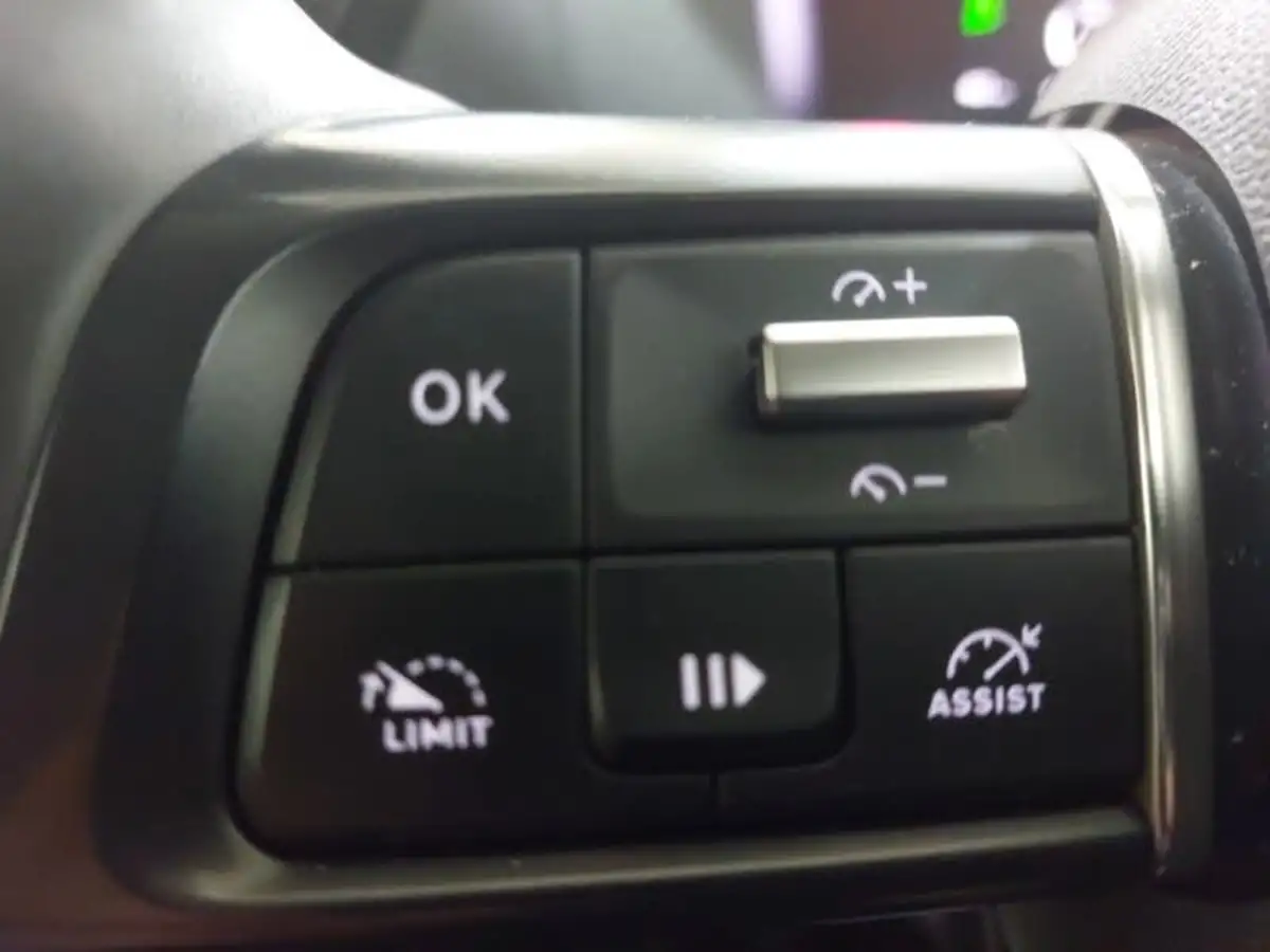 2022-citroen-c4-12-puretech-shine-130ps-big-13