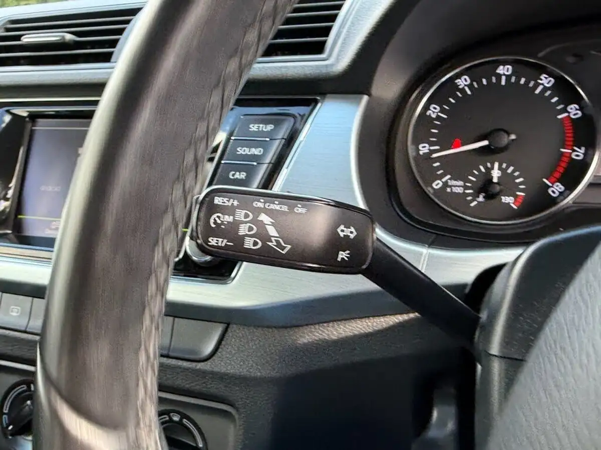 2015-skoda-fabia-12-tsi-se-109ps-hatchback-dsg-big-32