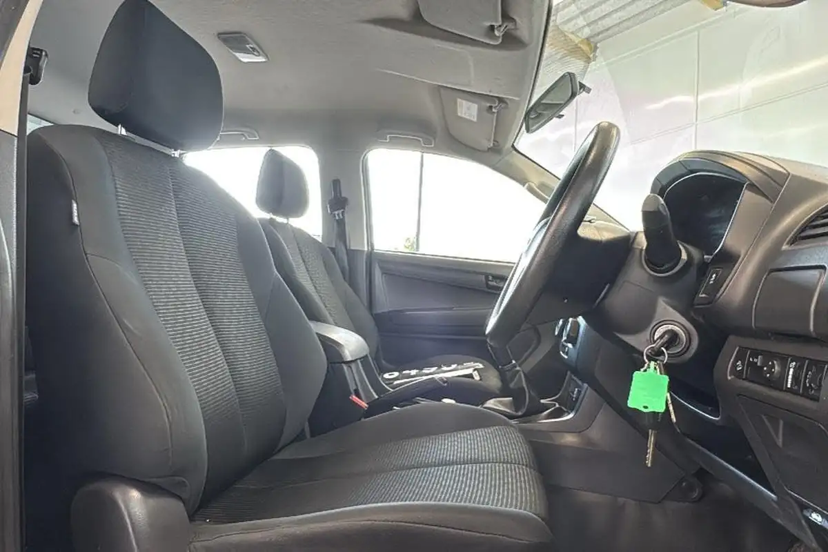 2019-isuzu-d-max-19td-utility-4x4-double-pickup-big-25