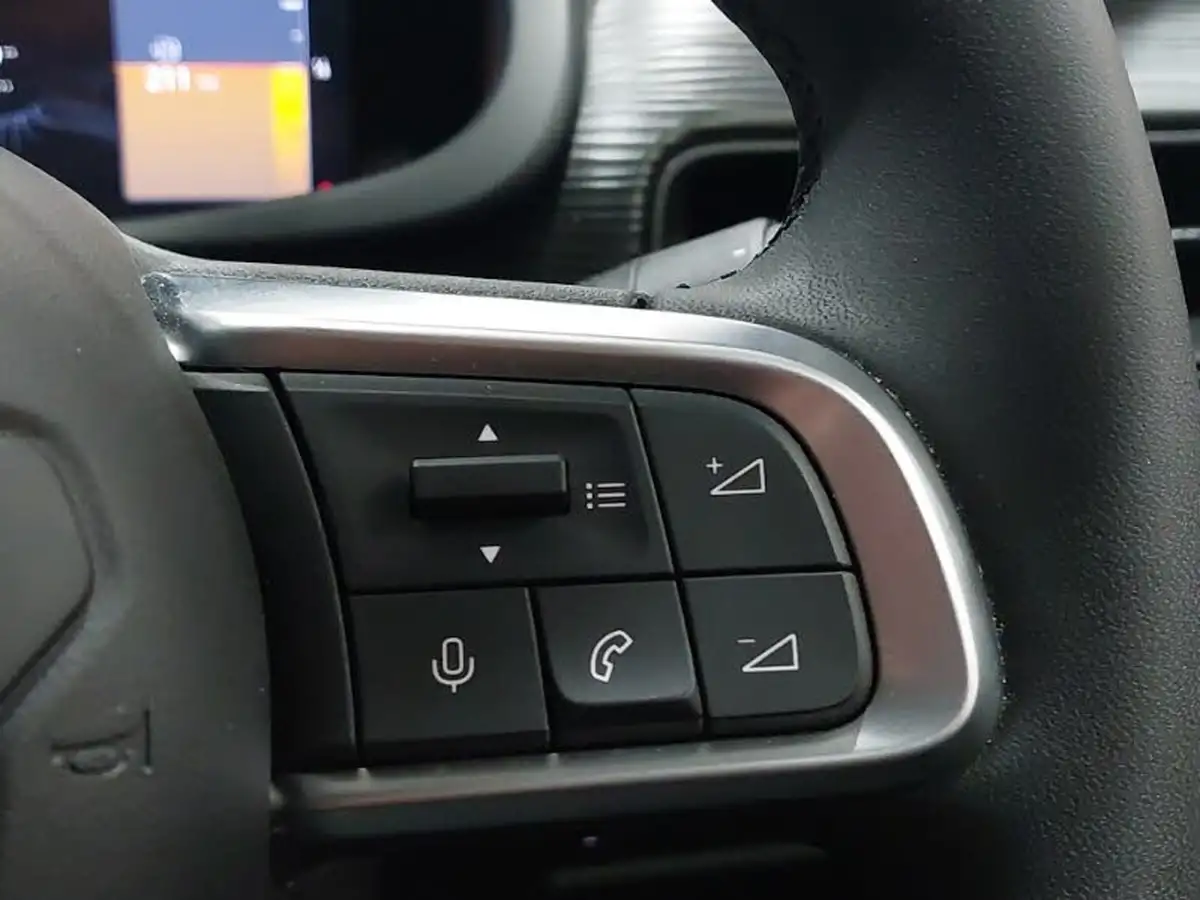 2024-jeep-avenger-12-gse-altitude-big-18