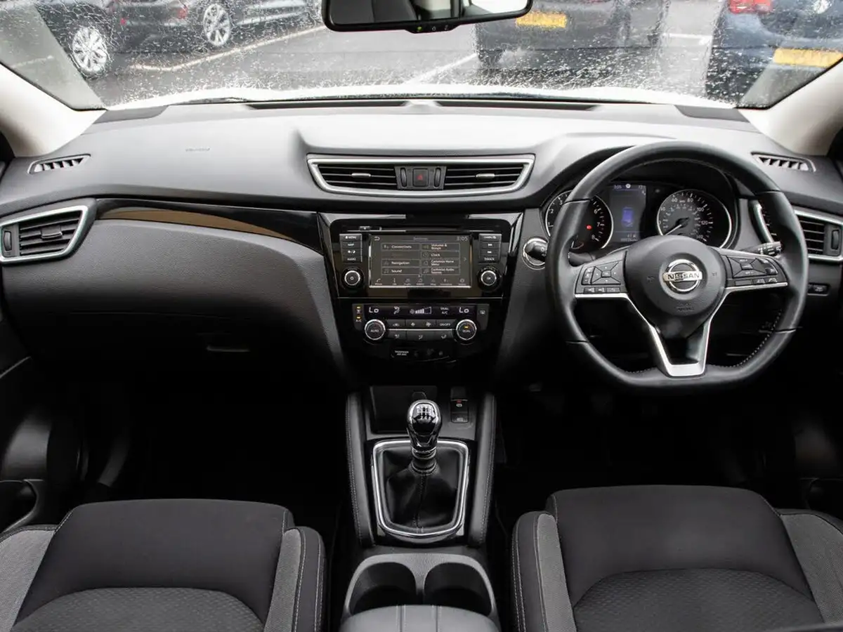 2020-nissan-qashqai-13-dig-t-n-connecta-140ps-big-2