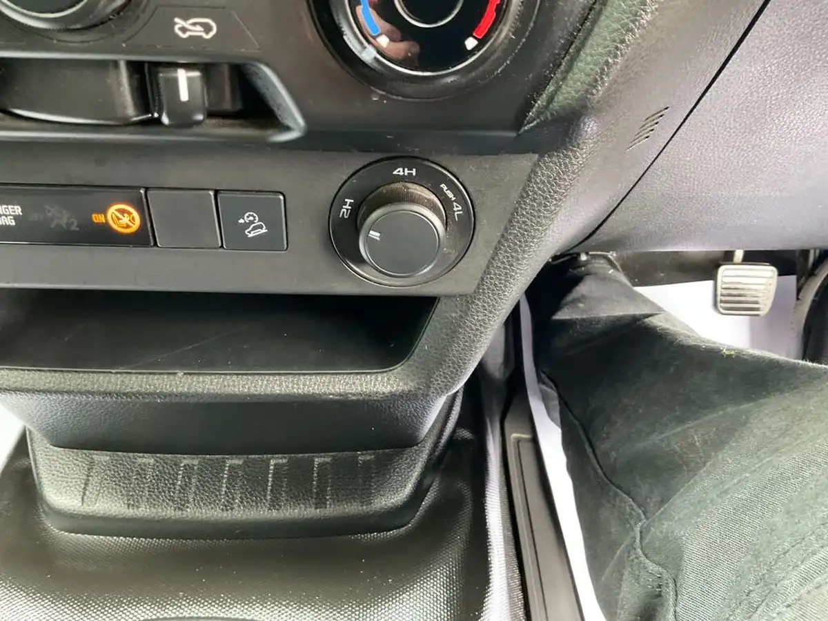 2021-isuzu-d-max-19td-utility-4x4-double-pickup-big-24