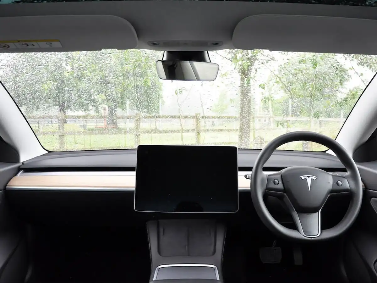 2020-tesla-model-3-e-long-range-big-69