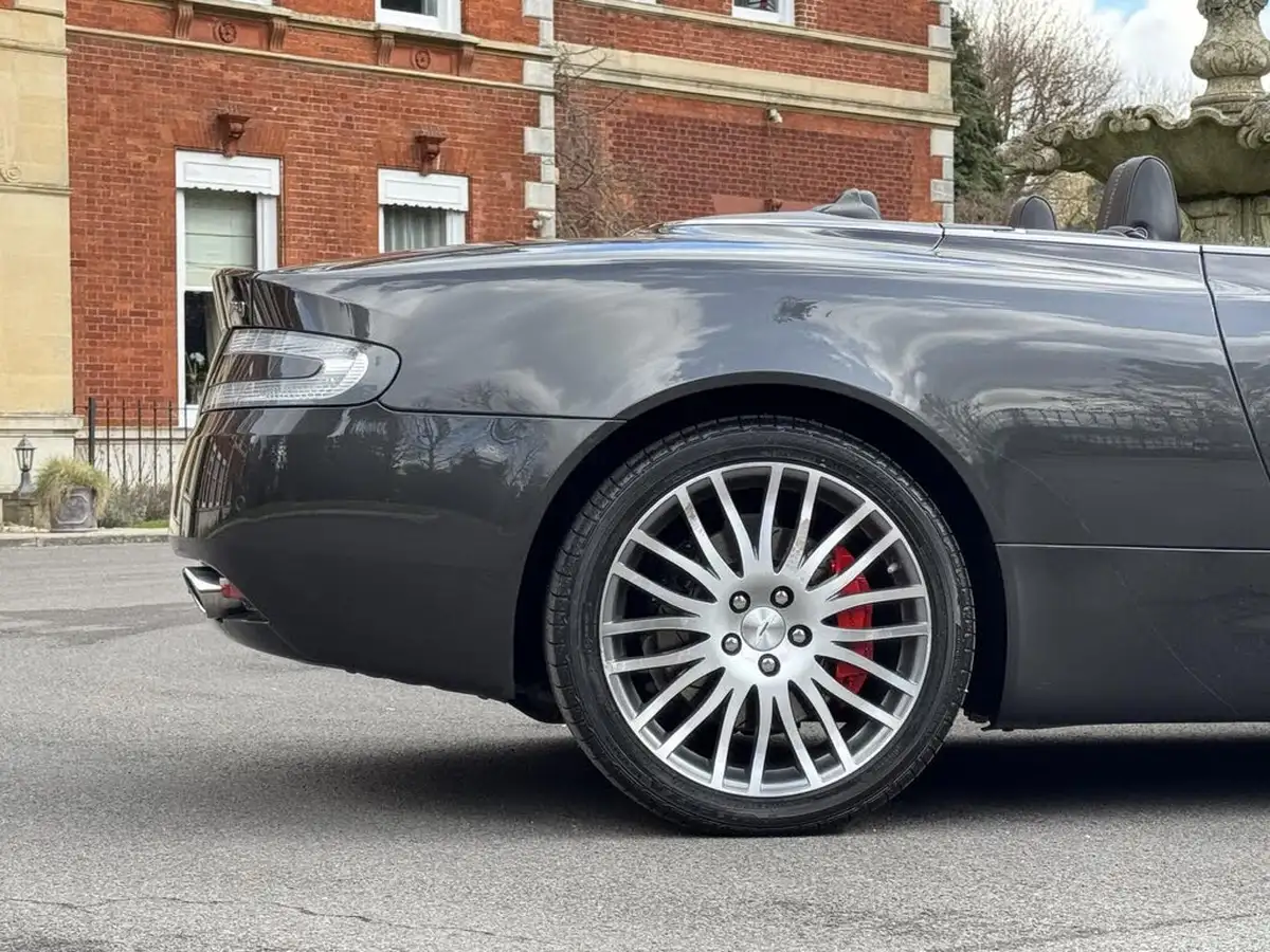 2010-aston-martin-db9-60-volante-touchtronic-ii-big-40