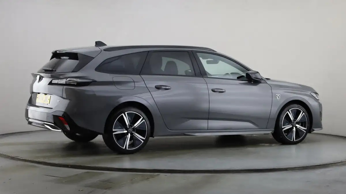 2024-peugeot-308-sw-15-bluehdi-gt-big-11