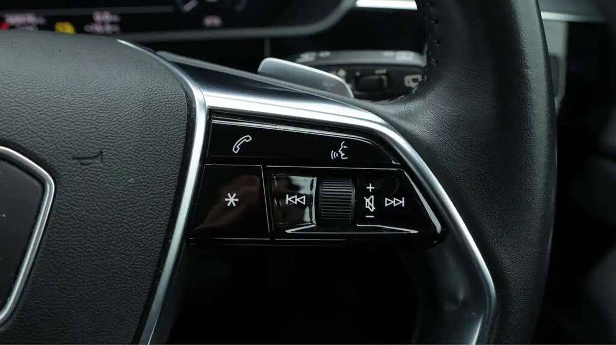 2020-audi-e-tron-50e-technik-big-26