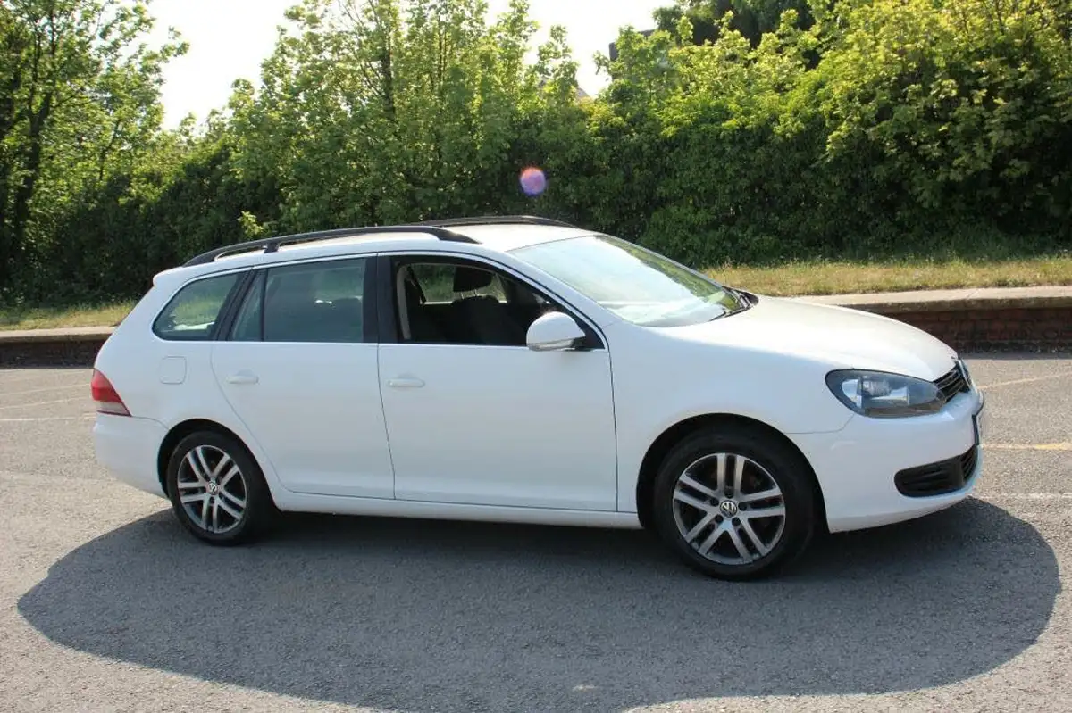 2012-volkswagen-golf-16td-blue-motion-se-big-2