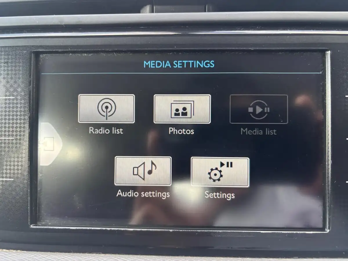 2016-citroen-c4-picasso-16bluehdi-vtr-120ps-big-42