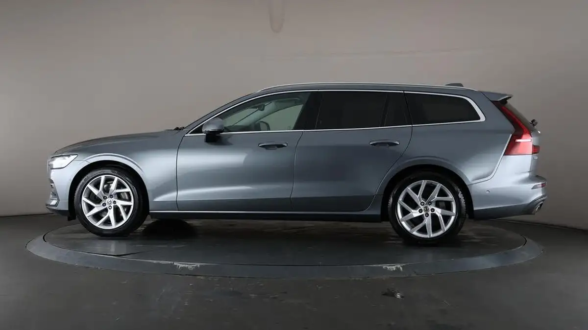 2019-volvo-v60-20-t5-momentum-plus-big-36