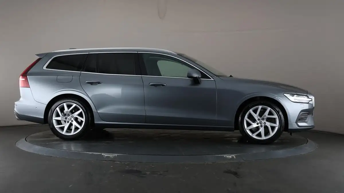 2019-volvo-v60-20-t5-momentum-plus-big-60