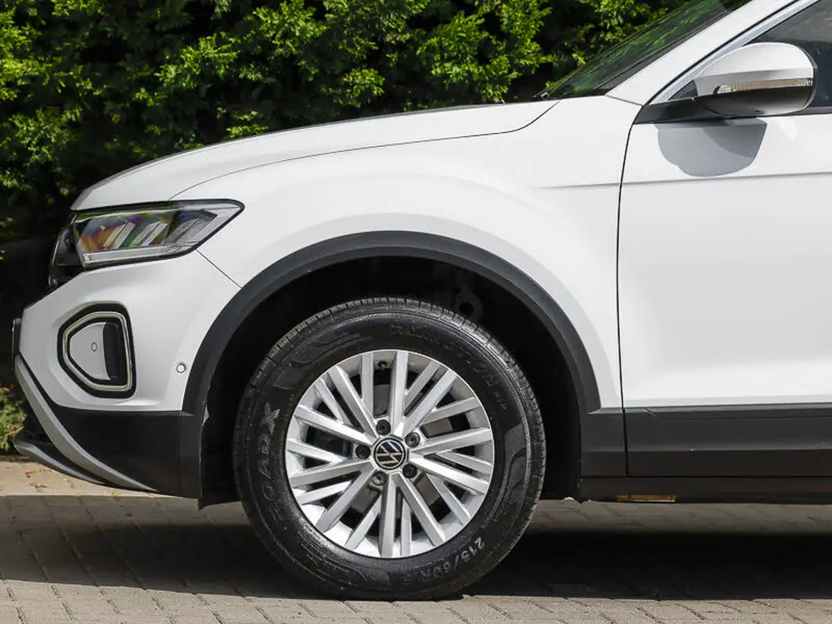 2022-volkswagen-t-roc-10-tsi-life-big-19