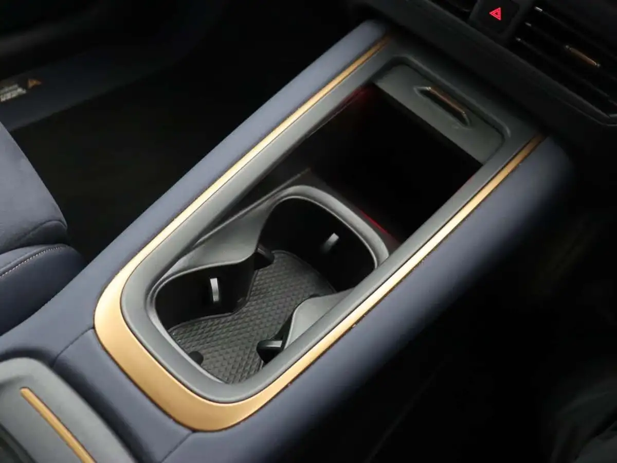 2022-cupra-born-e-v3-204ps-58kwh-big-29