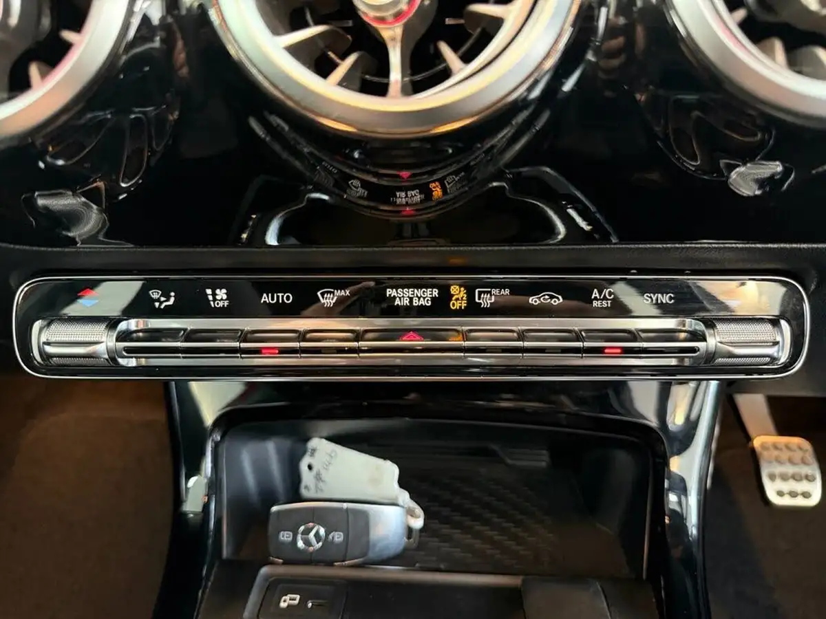 2019-mercedes-benz-a-class-13-a200-amg-line-premium-plus-hatchback-5d-big-44