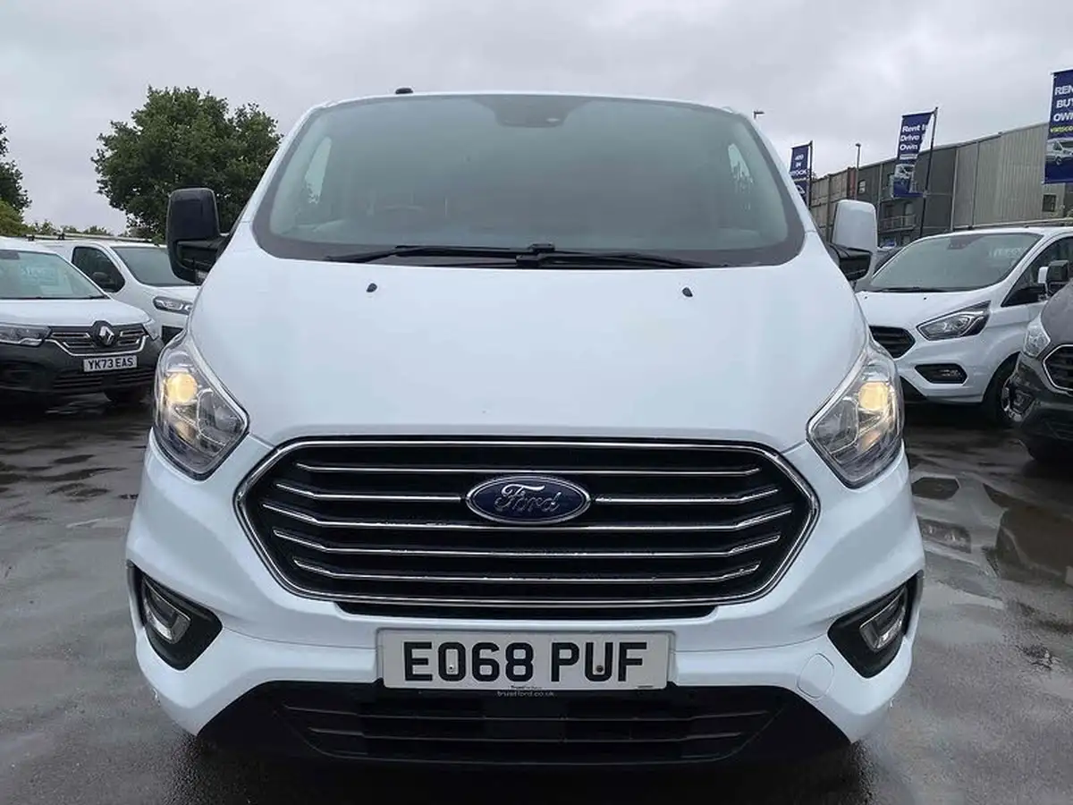 2018-ford-tourneo-custom-20tdci-320-l2-zetec-130ps-big-1