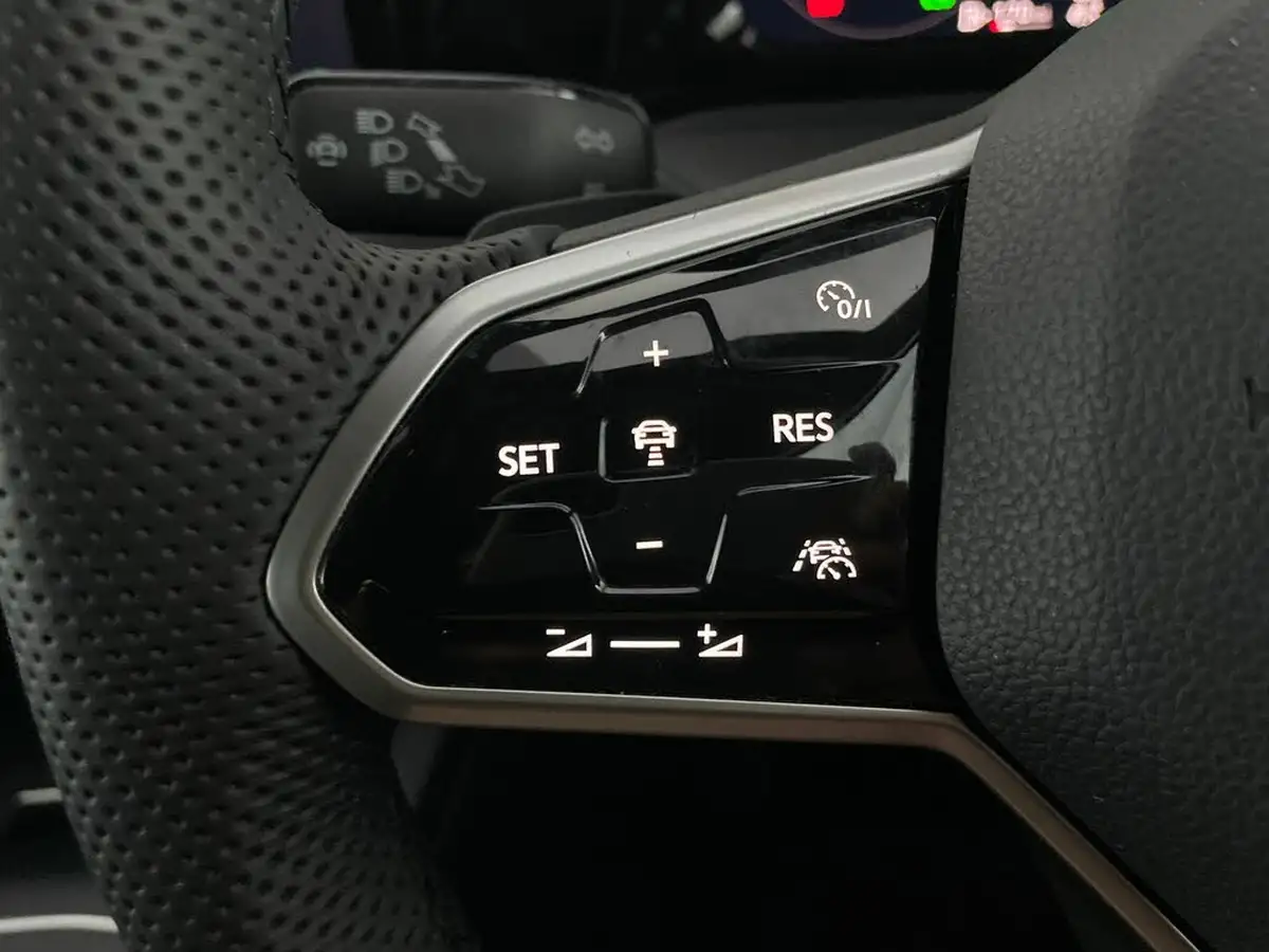 2022-volkswagen-golf-20tdi-gtd-big-25