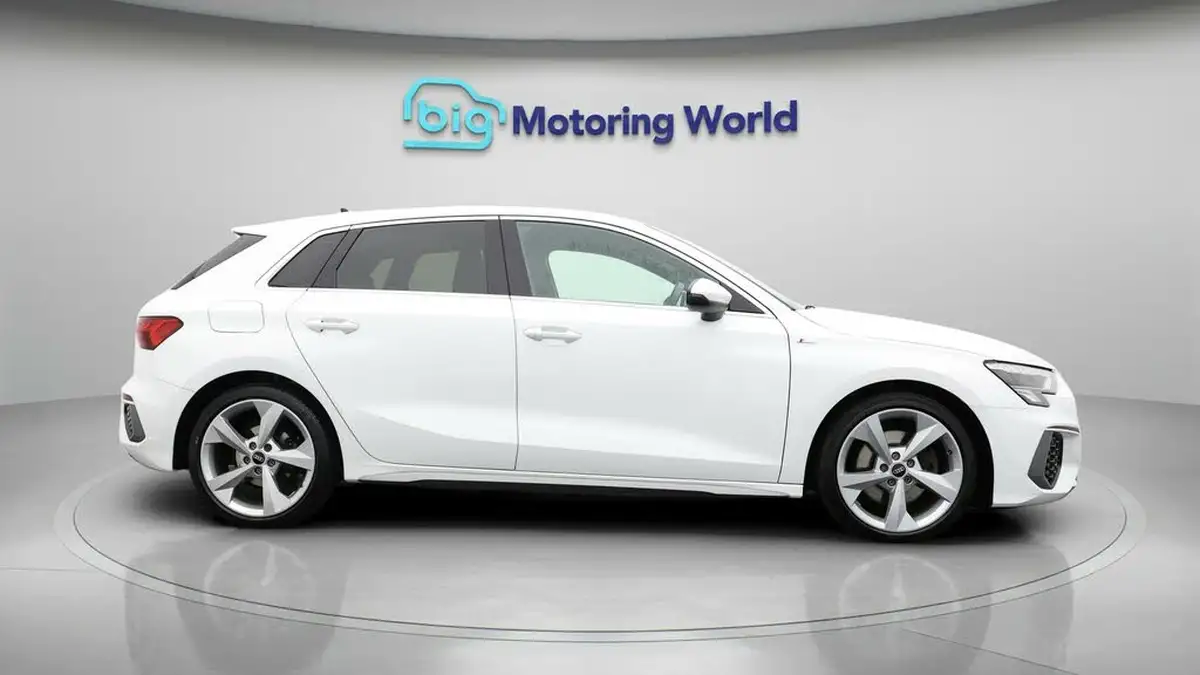 2021-audi-a3-15-35-tfsi-s-line-sportback-5d-tronic-big-8