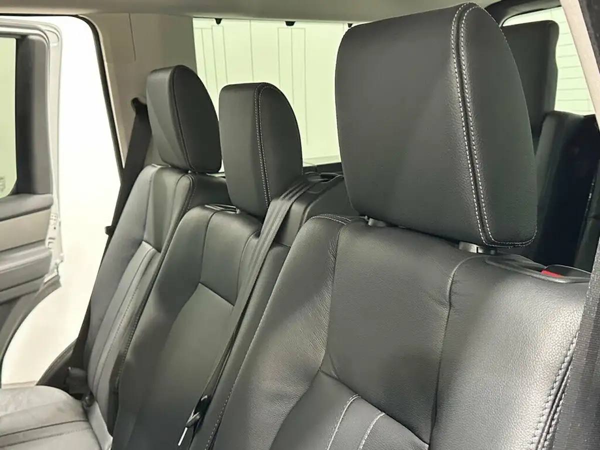 2016-land-rover-discovery-4-30-sd-v6-graphite-big-24