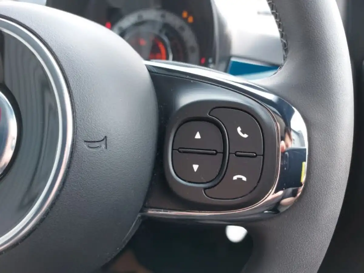 2023-fiat-500-10-dolcevita-big-11