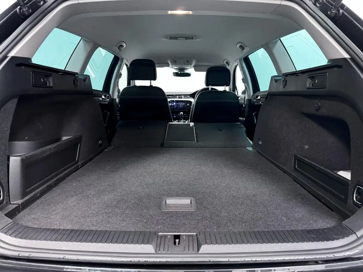 2021-volkswagen-passat-14-tsi-gte-estate-5d-big-13