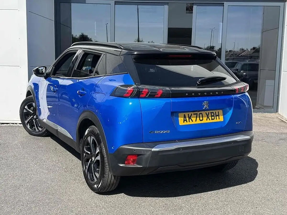 2021-peugeot-2008-suv-e-gt-big-2