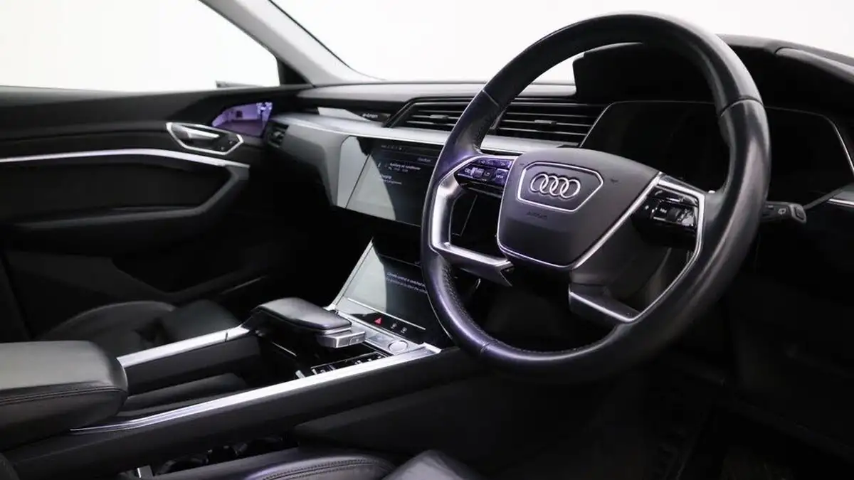 2020-audi-e-tron-55e-launch-edition-station-wagon-big-3