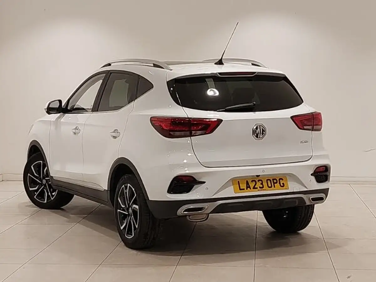 2023-mg-zs-suv-10t-gdi-exclusive-big-1