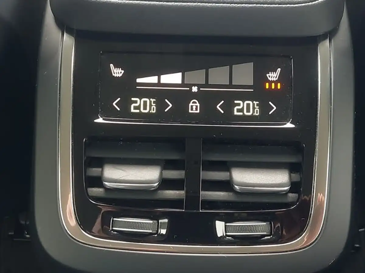 2024-volvo-xc90-20-b5-core-big-13