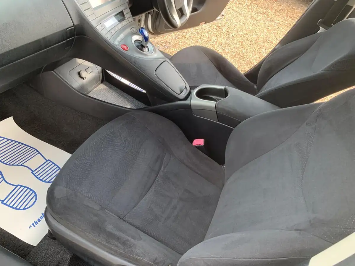 2012-toyota-prius-18-vvt-i-t3-1798cc-big-25