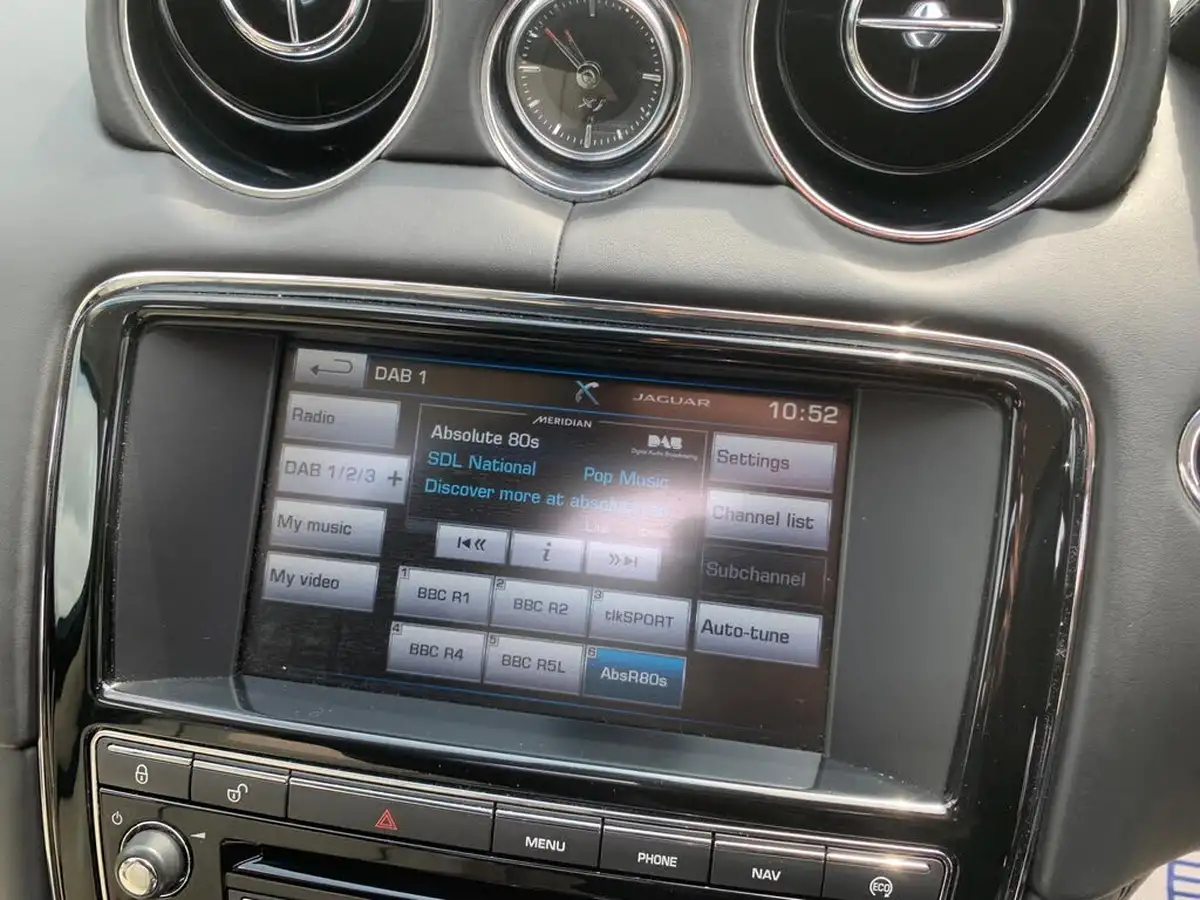 2015-jaguar-xj-series-30td-xj-portfolio-swb-auto-big-22