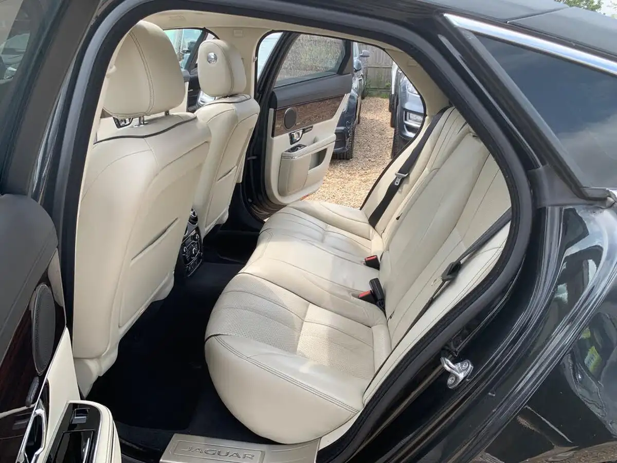 2015-jaguar-xj-series-30td-xj-portfolio-swb-auto-big-46