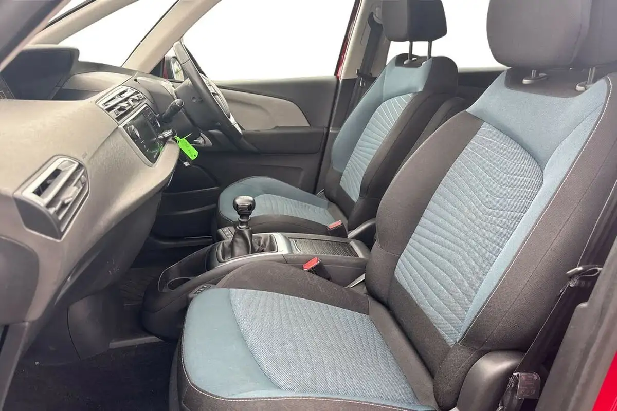 2019-citroen-grand-c4-spacetourer-12-puretech-feel-big-15