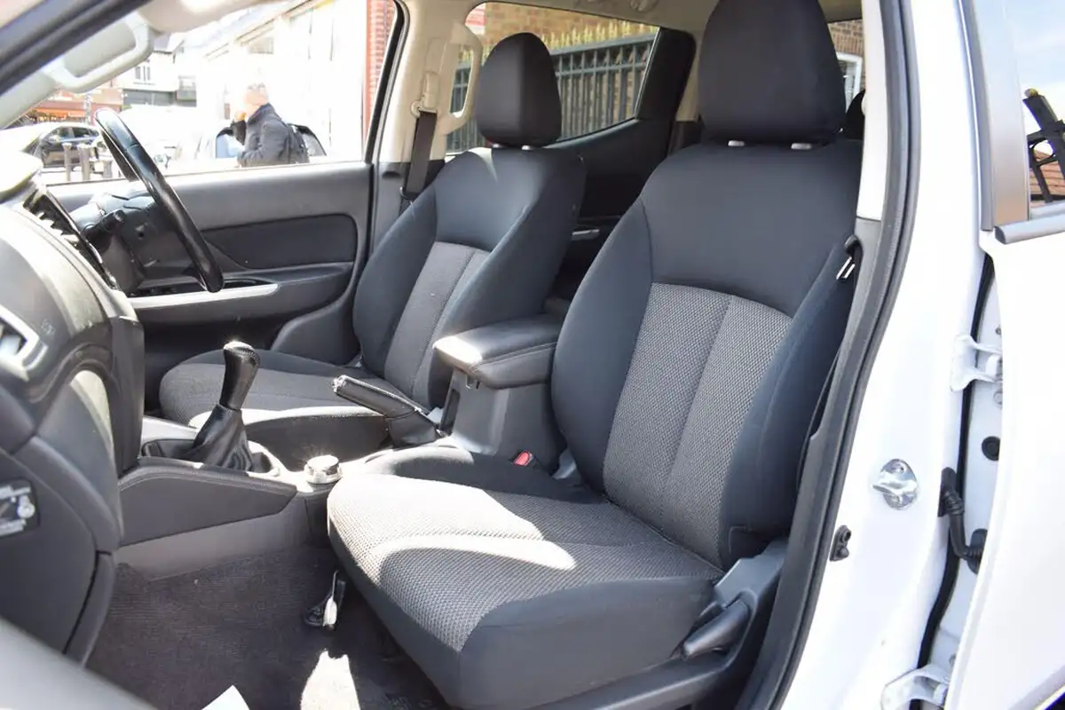 2021-mitsubishi-l200-22di-d-warrior-big-8