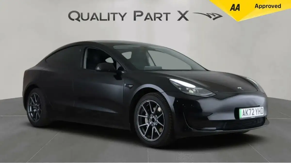 2022-tesla-model-3-e-rwd-big-0