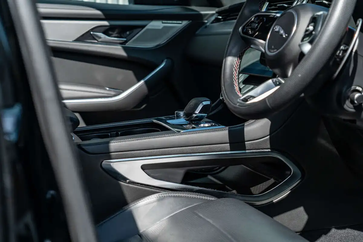 2024-jaguar-f-pace-50-v8-p575-svr-575-edition-big-12
