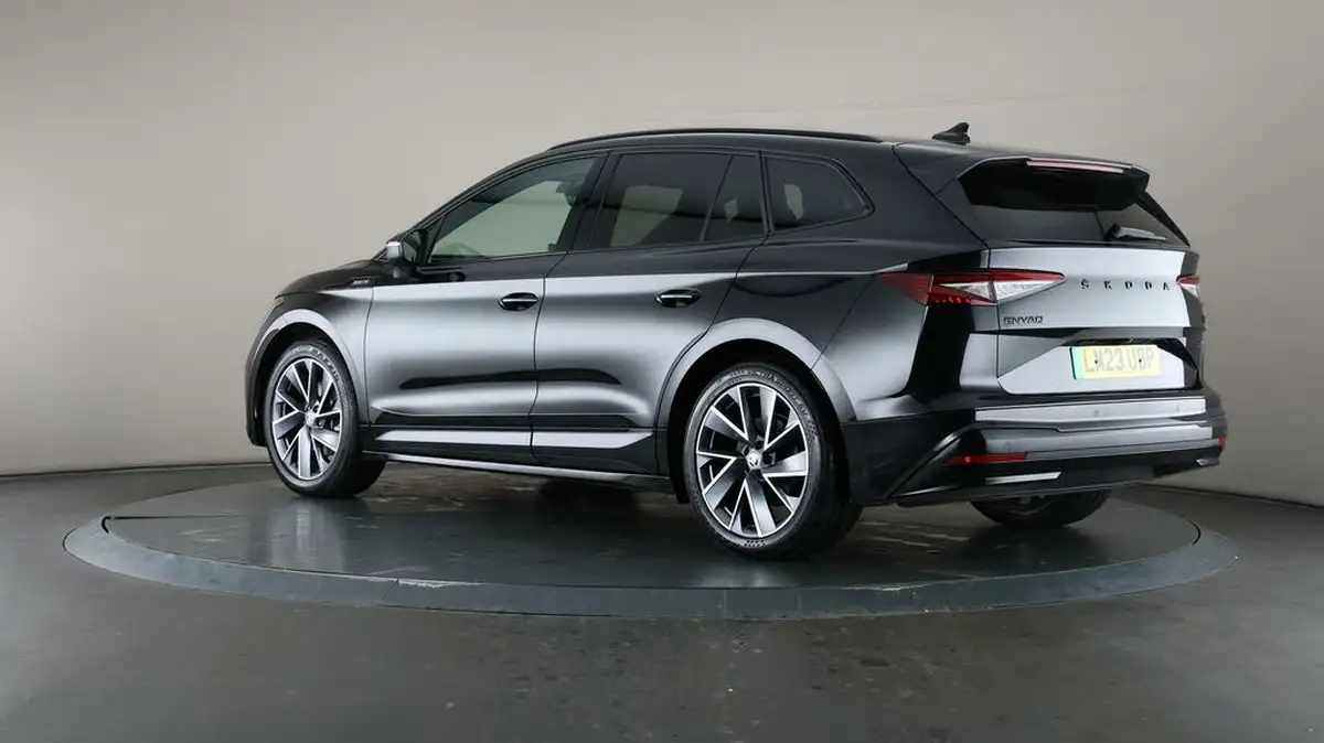 2023-skoda-enyaq-e-80-sportline-big-71