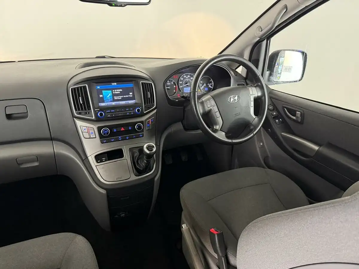 2019-hyundai-i800-25crdi-se-nav-136ps-big-44