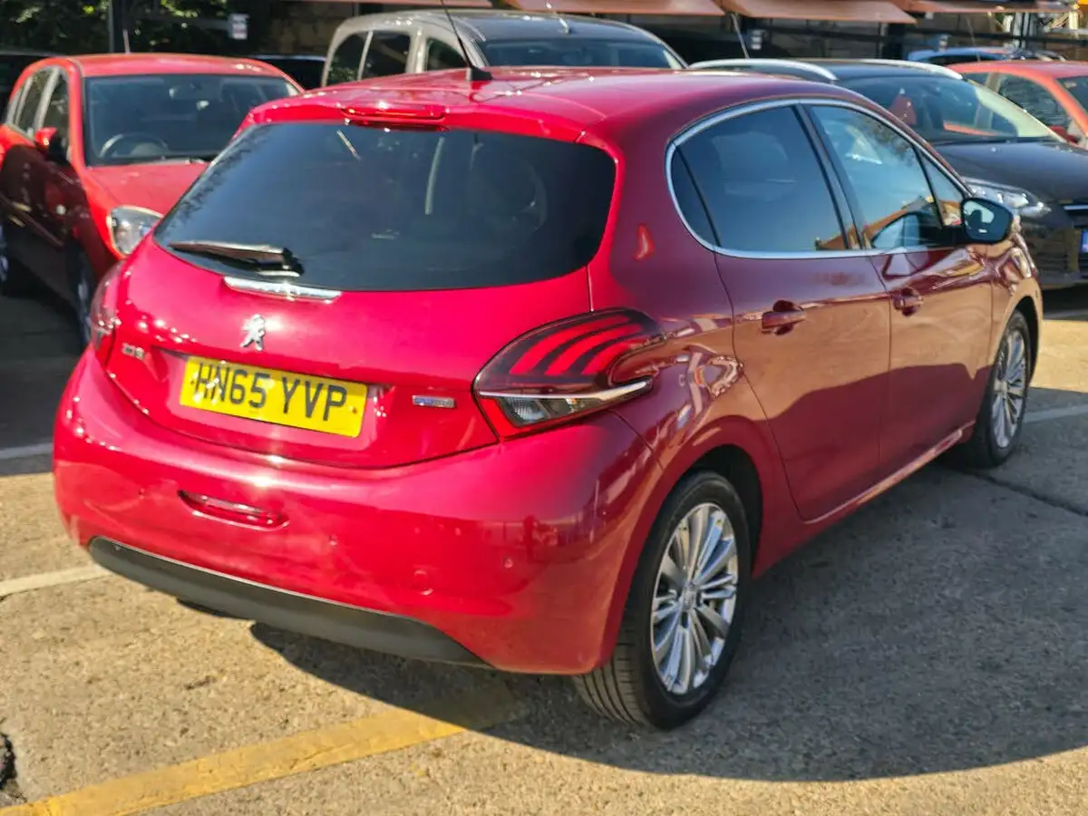 2015-peugeot-208-12-puretech-allure-110bhp-ss-5d-eat6-big-6