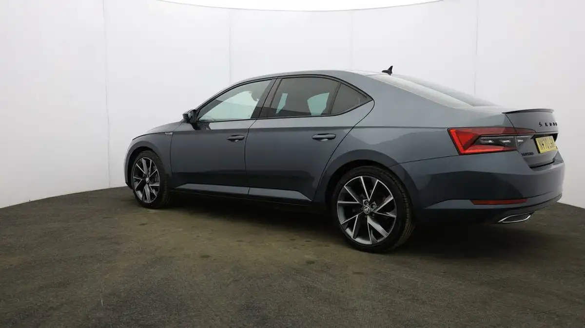 2020-skoda-superb-14-tsi-sportline-plus-hatchback-big-4