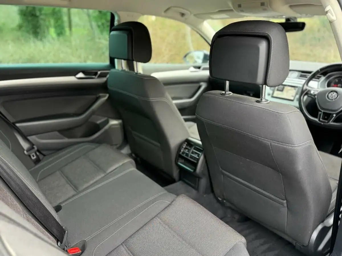 2017-volkswagen-passat-16tdi-se-business-ss-estate-5d-dsg-big-19